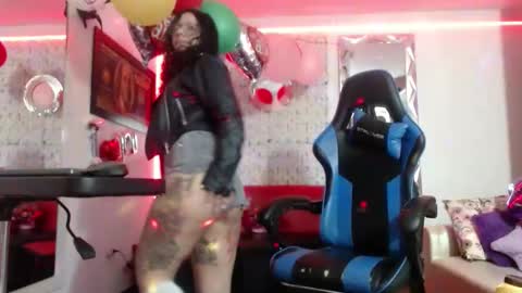 lola_fiery online show from 02.24.25