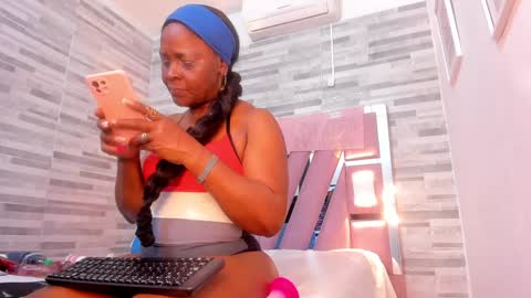 Lola online show from 01.22.25
