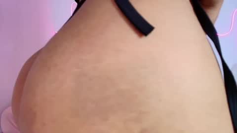 Snapshot of lola_lustrum chatting on 04.15.26 lola_lustrum online show from 04.15.26