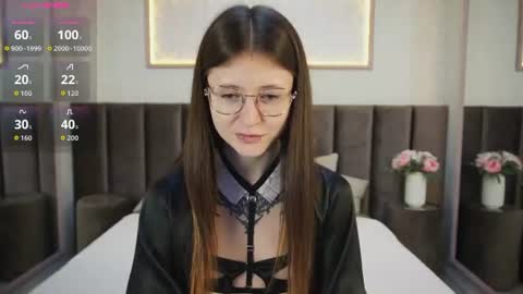 lola_meyer online show from 07.12.26