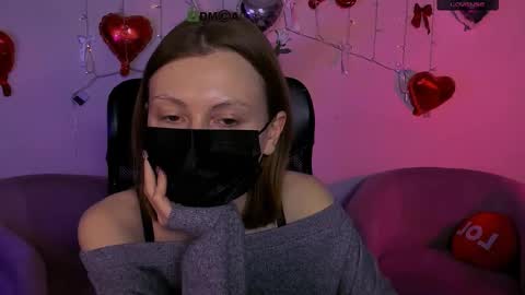 lola_moans online show from 03.10.26