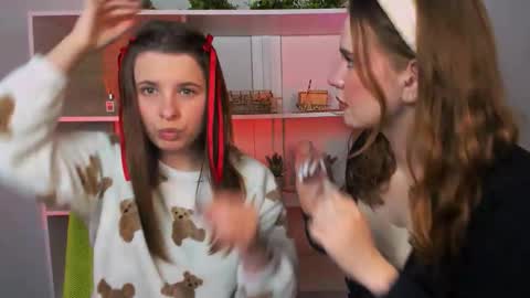 Lola online show from 10.24.25