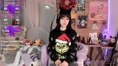 Snapshot of lolaa_bunnyy chatting on 12.22.24 Lola Bunny online show from 12.22.24