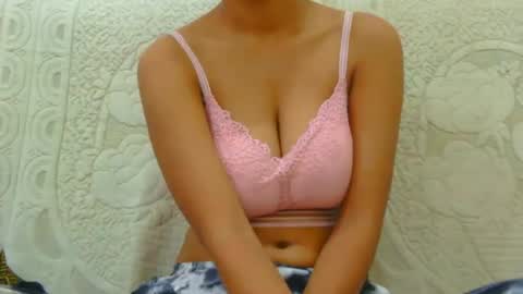 lolaa online show from 01.15.25