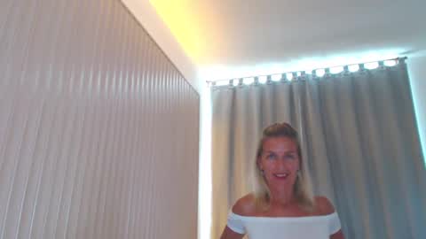 Snapshot of lolaaelita chatting on 12.04.24 Lola online show from 12.04.24