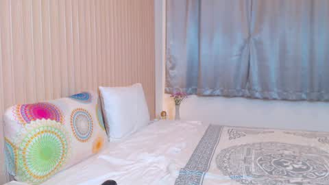 Snapshot of lolaaelita chatting on 12.18.24 Lola online show from 12.18.24