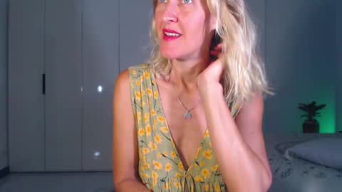 Snapshot of lolaaelita chatting on 01.17.26 Lola online show from 01.17.26