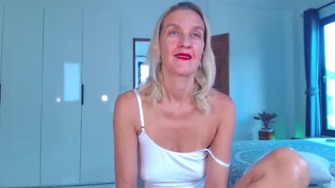 Snapshot of lolaaelita chatting on 02.03.26 Lola online show from 02.03.26