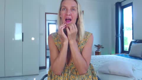 Snapshot of lolaaelita chatting on 02.20.26 Lola online show from 02.20.26