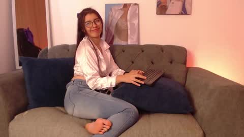 Snapshot of lolaandcamille chatting on 03.10.25 lolaandcamille online show from 03.10.25