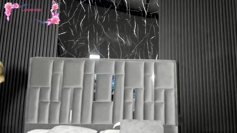 Lola Angel online show from 10.16.25