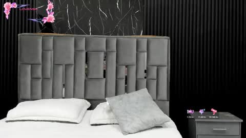 Lola Angel online show from 11.27.25