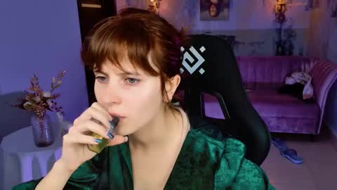 Snapshot of lolaasmus chatting on 09.26.25 I consider myself the god Loki but life just calls me LOL online show from 09.26.25