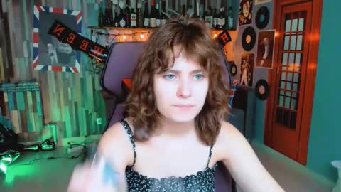 Snapshot of lolaasmus chatting on 10.29.25 I consider myself the god Loki but life just calls me LOL online show from 10.29.25