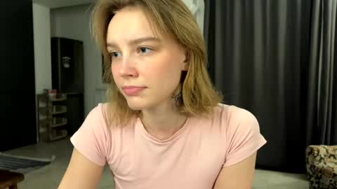 Snapshot of lolaatatee chatting on 05.21.26 lolaatatee online show from 05.21.26