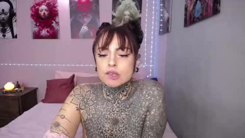 Lola online show from 09.25.25