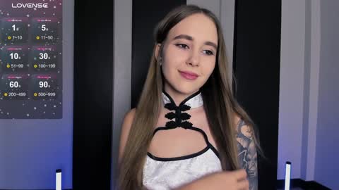 Snapshot of lolabunnyz chatting on 01.11.25 Lola3 online show from 01.11.25