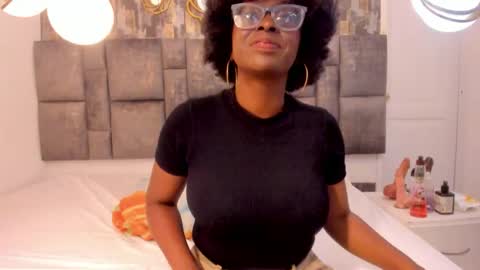 lola online show from 10.04.25