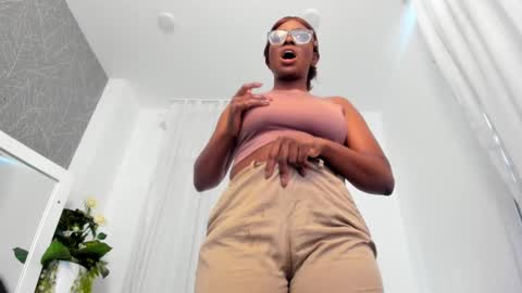 lola online show from 10.08.25