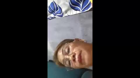 Snapshot of lolamommie chatting on 01.22.25 tey online show from 01.22.25