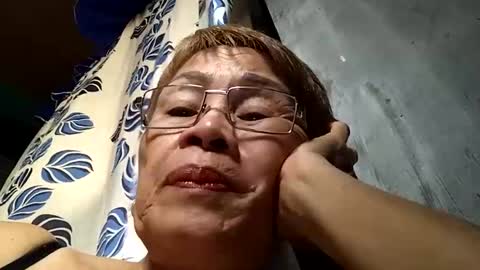 Snapshot of lolamommie chatting on 01.30.25 tey online show from 01.30.25