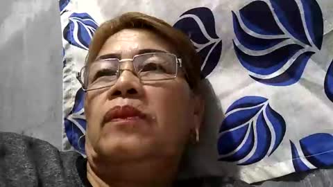 Snapshot of lolamommie chatting on 02.14.25 tey online show from 02.14.25