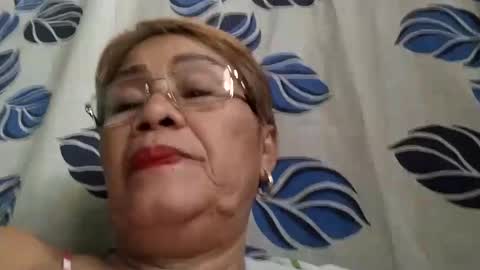 Snapshot of lolamommie chatting on 02.17.25 tey online show from 02.17.25