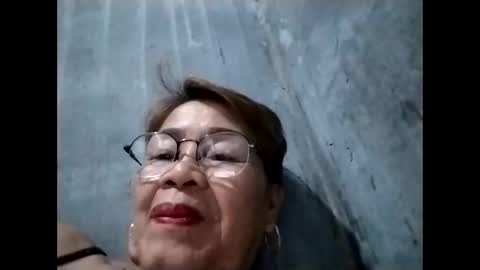 Snapshot of lolamommie chatting on 09.10.25 tey online show from 09.10.25