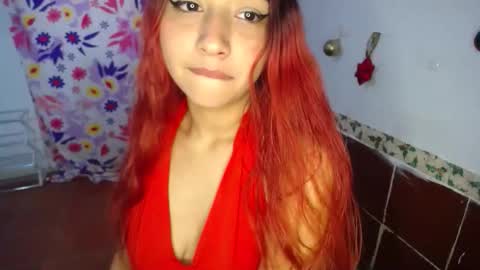 Snapshot of lolamourin chatting on 12.01.25 lolamourin online show from 12.01.25