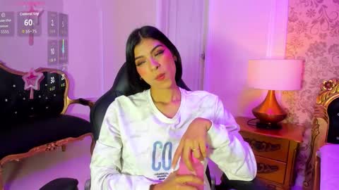 Snapshot of lolapierce chatting on 09.12.25 loli online show from 09.12.25