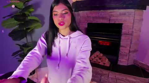 Snapshot of lolapierce chatting on 10.22.25 loli online show from 10.22.25