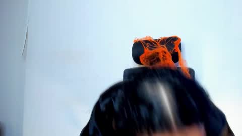 lolareyes1 online show from 10.11.25