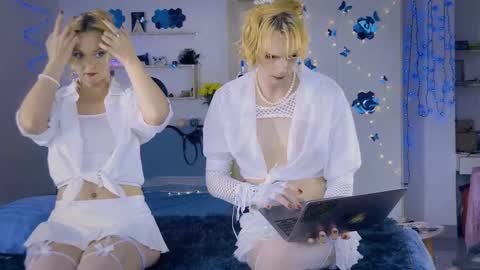 Snapshot of lolaspaists chatting on 11.23.25 lolaspaists online show from 11.23.25