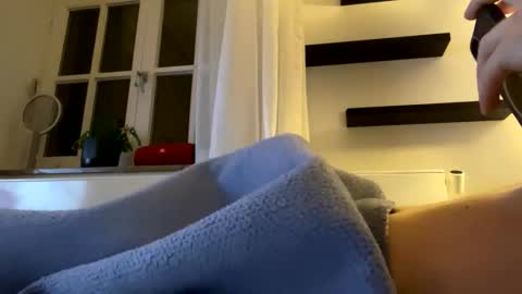 Snapshot of lolboss03 chatting on 02.12.25 lolboss03 online show from 02.12.25