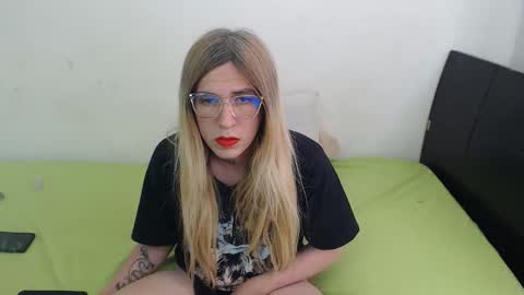 Snapshot of lolitabauer2 chatting on 10.05.25 Sascha Bauer online show from 10.05.25