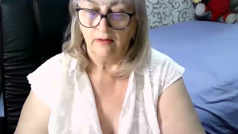 Snapshot of lolkaalyss chatting on 01.23.25 LolkaAlyss online show from 01.23.25