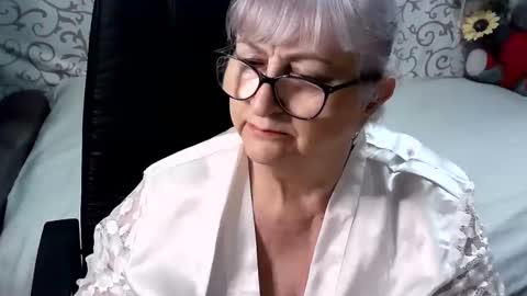 Snapshot of lolkaalyss chatting on 03.01.25 LolkaAlyss online show from 03.01.25