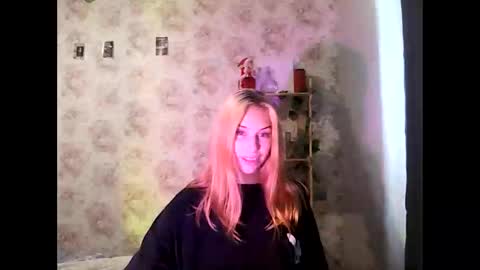LollaLaKiss online show from 09.22.25