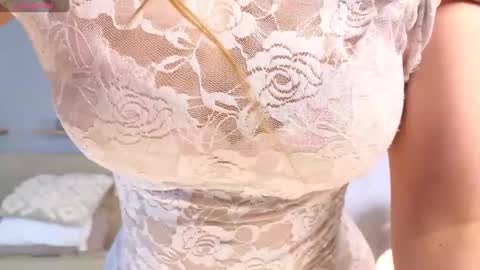 Snapshot of lollastich__ chatting on 09.19.25 Lola online show from 09.19.25