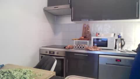 lolo3064 online show from 10.19.25