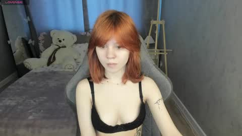 Snapshot of loly_cuttie chatting on 04.25.26 Loly online show from 04.25.26