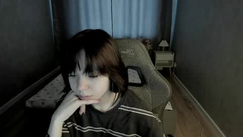 Snapshot of loly_cuttie chatting on 05.23.26 Loly online show from 05.23.26