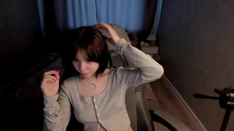 Snapshot of loly_cuttie chatting on 05.28.26 Loly online show from 05.28.26