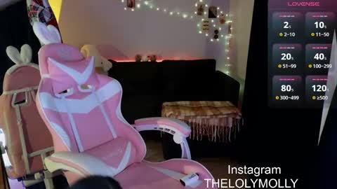 Snapshot of lolymolli chatting on 12.11.24 Molli online show from 12.11.24