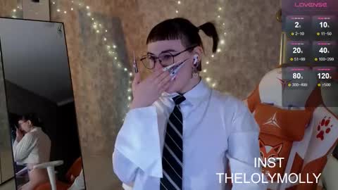 Snapshot of lolymolli chatting on 10.17.25 Molli online show from 10.17.25