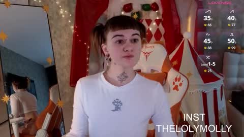 Snapshot of lolymolli chatting on 11.01.25 Molli online show from 11.01.25