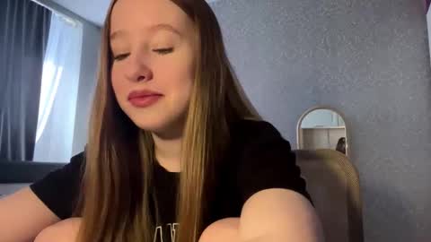 Snapshot of lomahakkila chatting on 02.25.26 Nicolina online show from 02.25.26