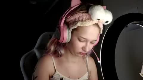 lomamcmeen online show from 06.21.26