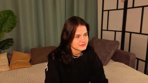 Snapshot of lonapartch chatting on 11.04.25 MIA online show from 11.04.25