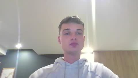 Snapshot of london_tomy chatting on 09.18.25 london_tomy online show from 09.18.25